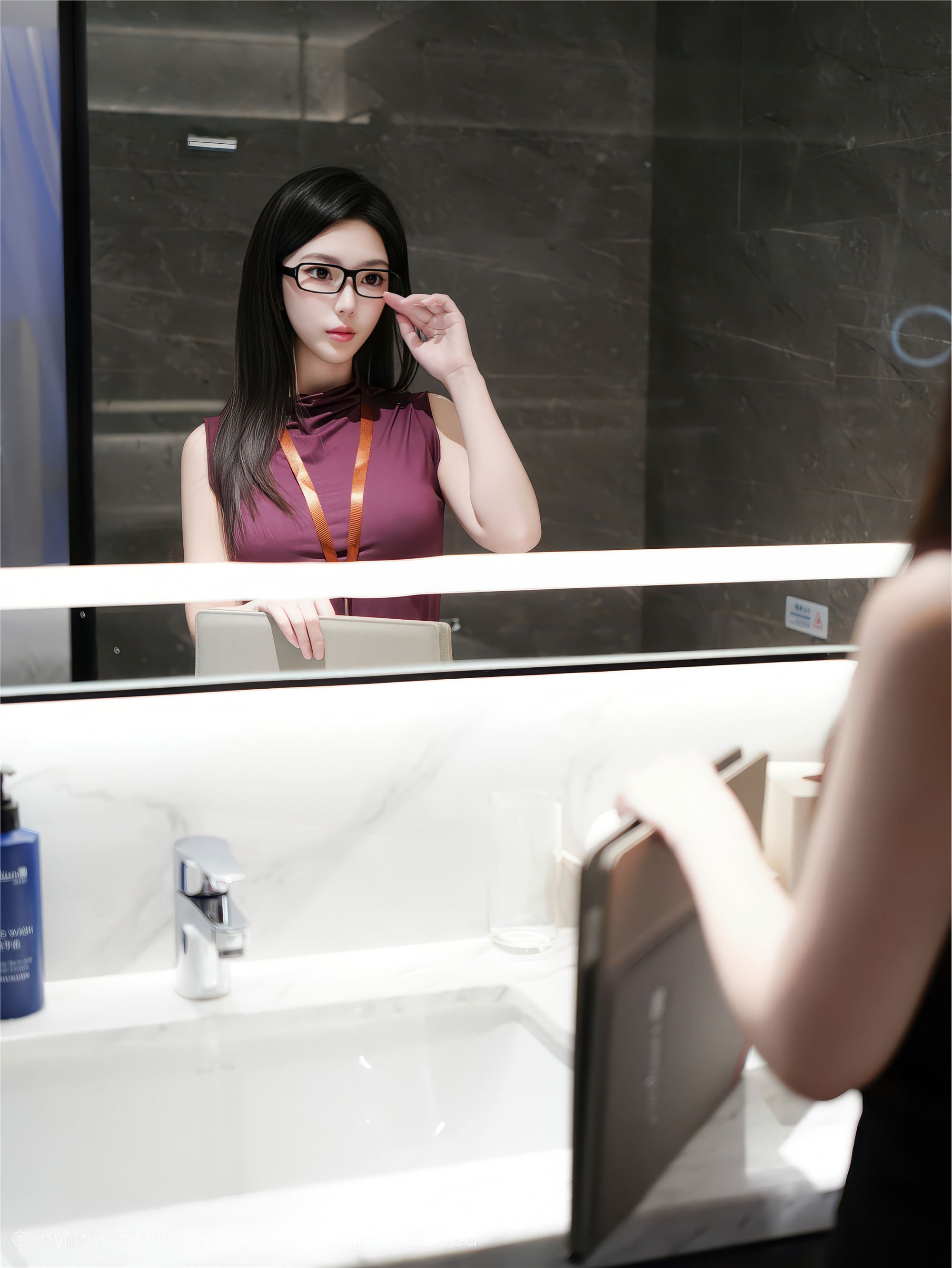 Xiuren秀人网 2025.12.22 NO.11135 烧烧小桃